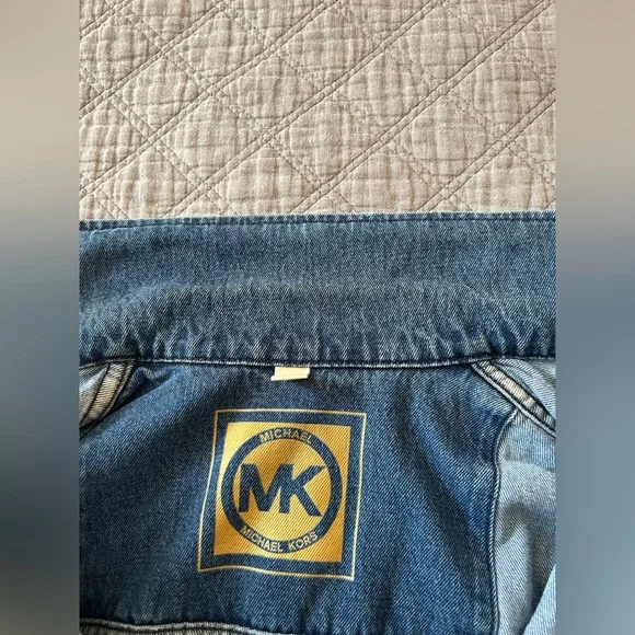 Micheal Micheal Kors 💯% cotton women’s jean jacket - Picture 3 of 8